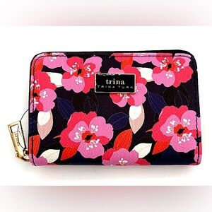 TRINA TURK All Over Narcissus Floral Zip Around Wallet NWT In Box 🌸💗